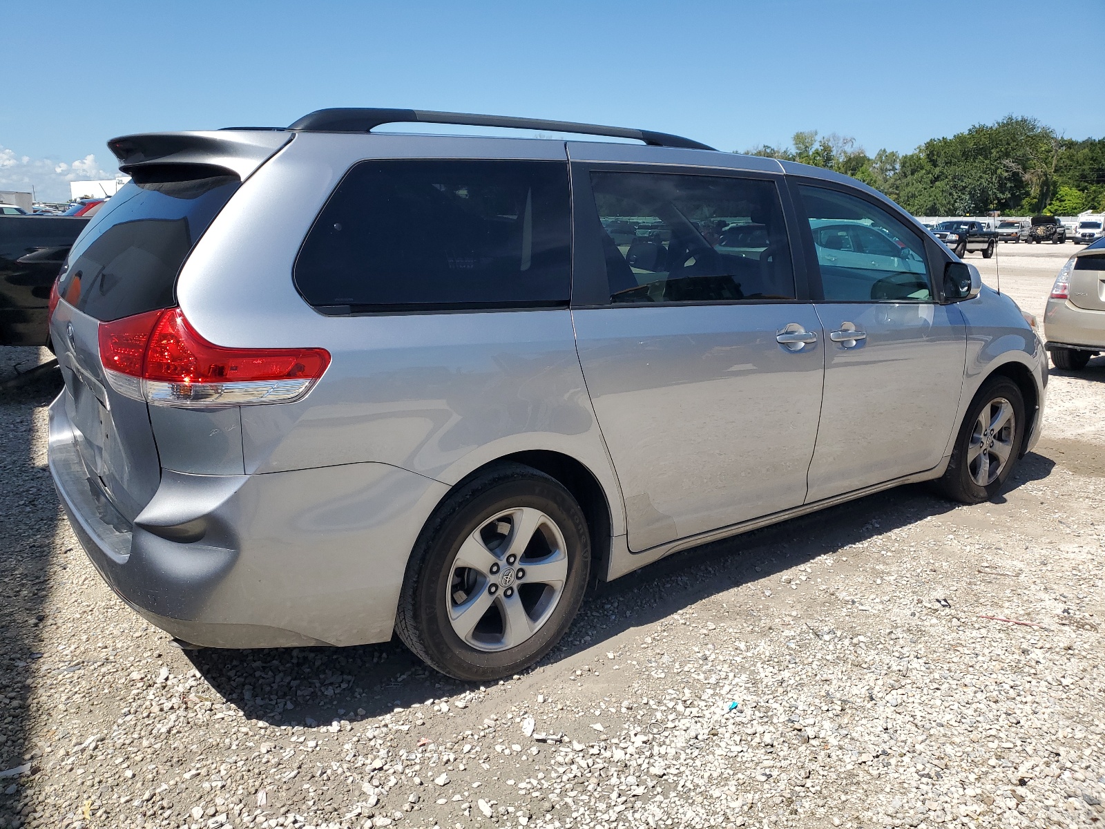 2012 Toyota Sienna Le vin: 5TDKK3DC7CS212808