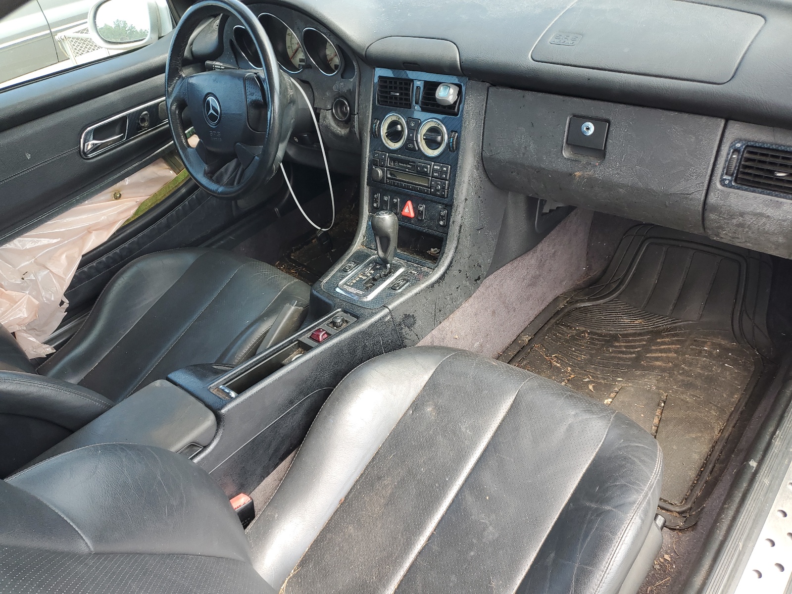 WDBKK47F4WF041661 1998 Mercedes-Benz Slk 230 Kompressor