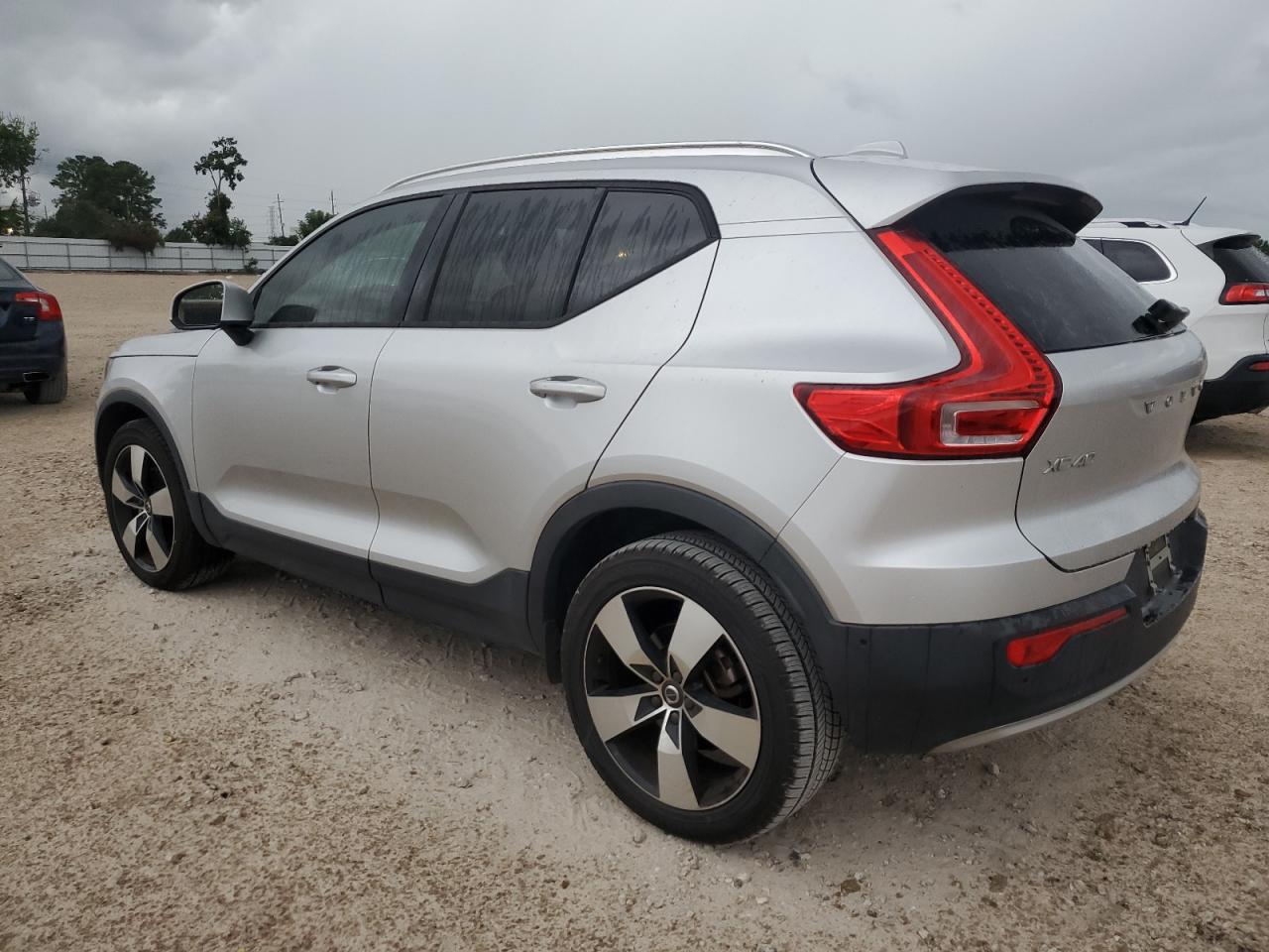 2019 Volvo Xc40 T5 Momentum VIN: YV4162UK5K2074089 Lot: 63554434