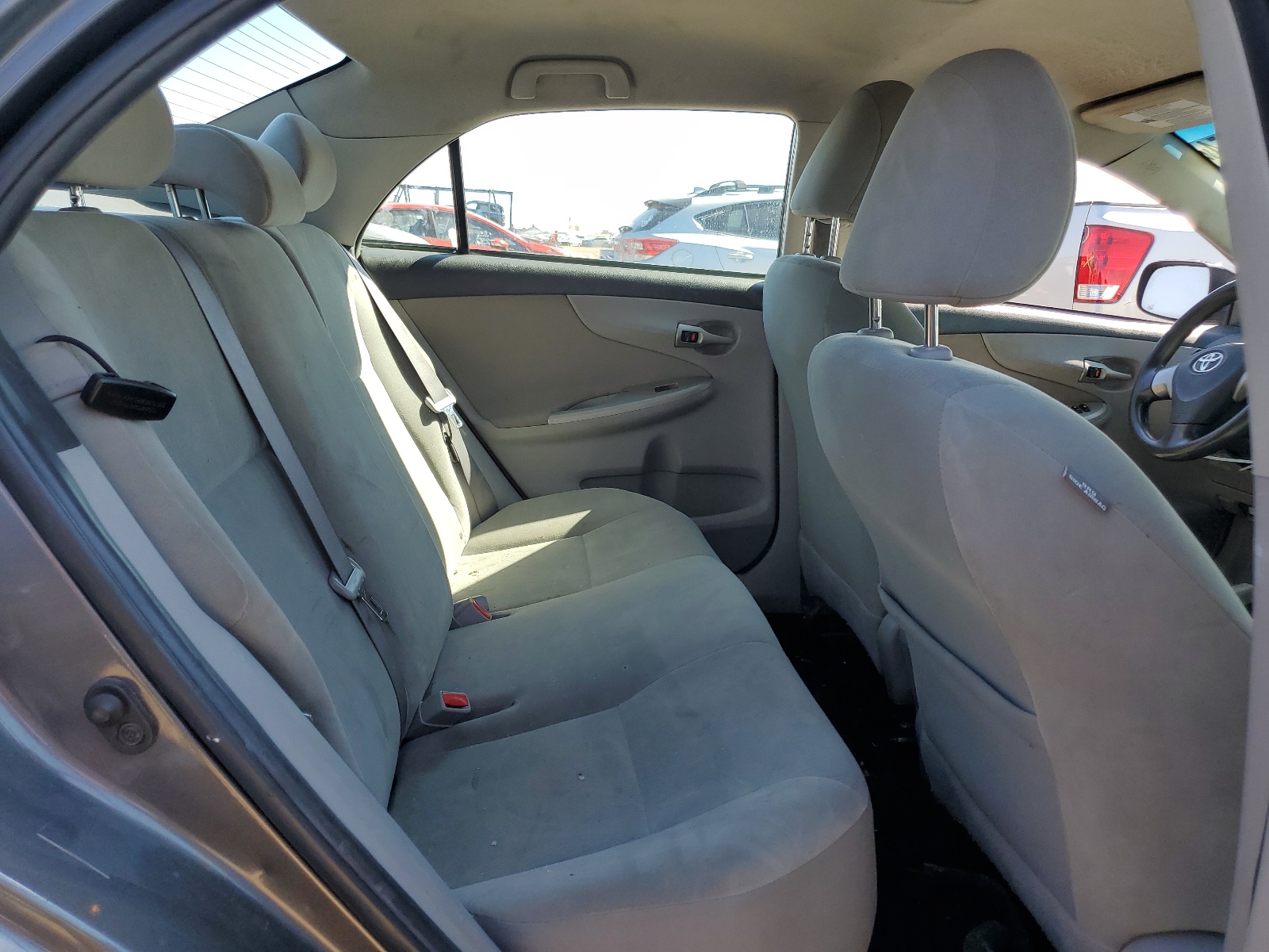 2T1BU4EE4BC550142 2011 Toyota Corolla Base