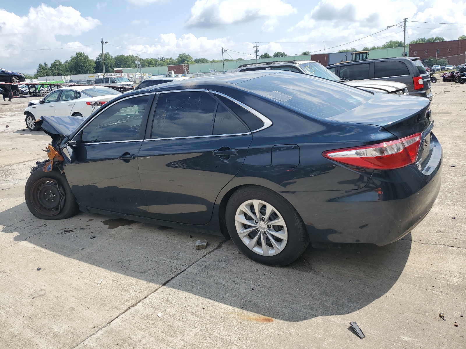 2015 Toyota Camry Le vin: 4T4BF1FK3FR499062