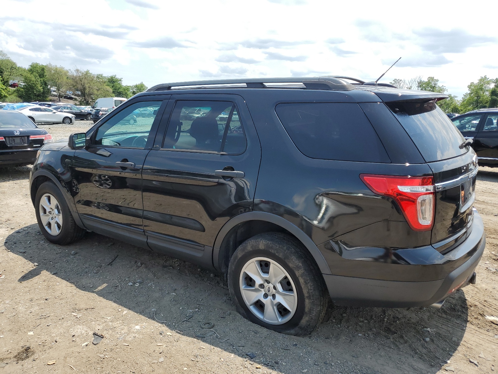 2014 Ford Explorer vin: 1FM5K8B81EGB76535