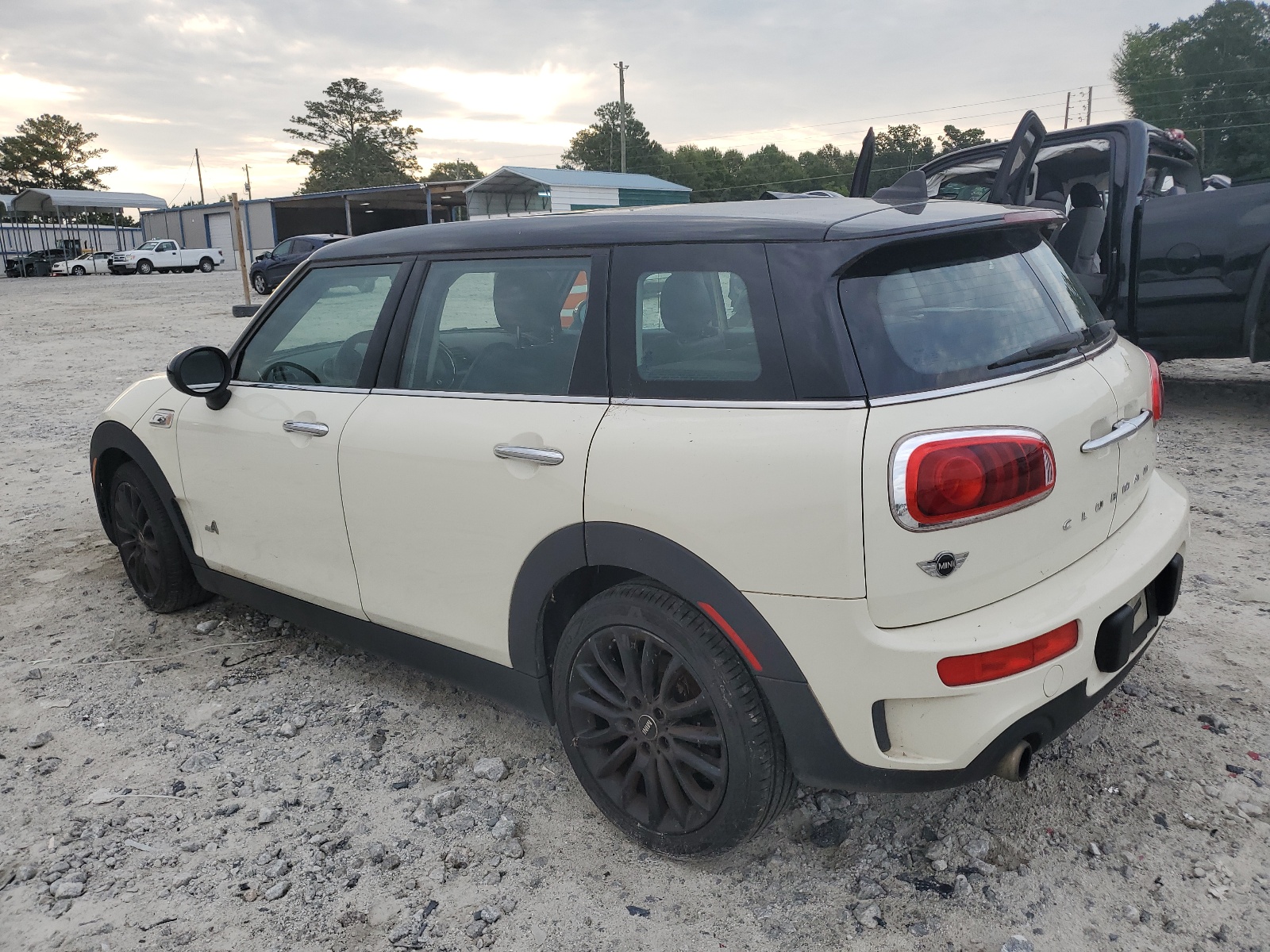 2017 Mini Cooper S Clubman All4 vin: WMWLU5C53H2E83554