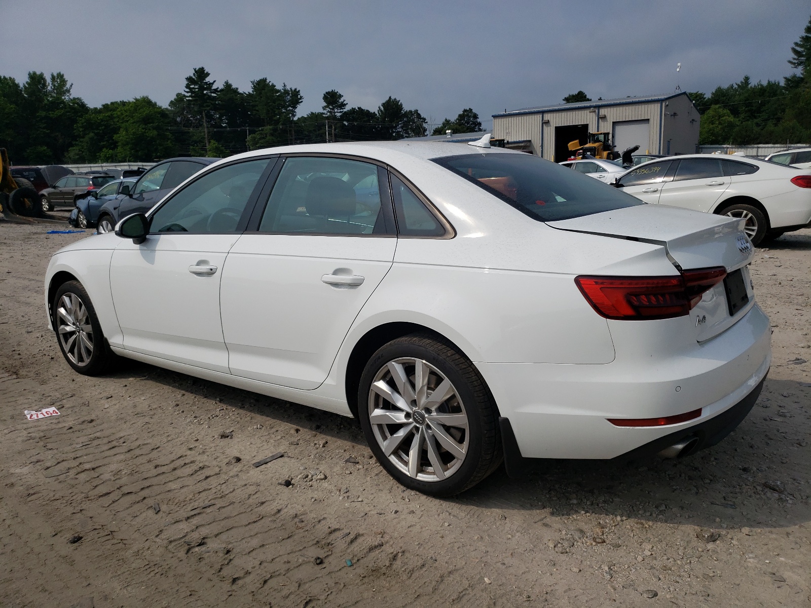 2017 Audi A4 Premium vin: WAUANAF48HN005951