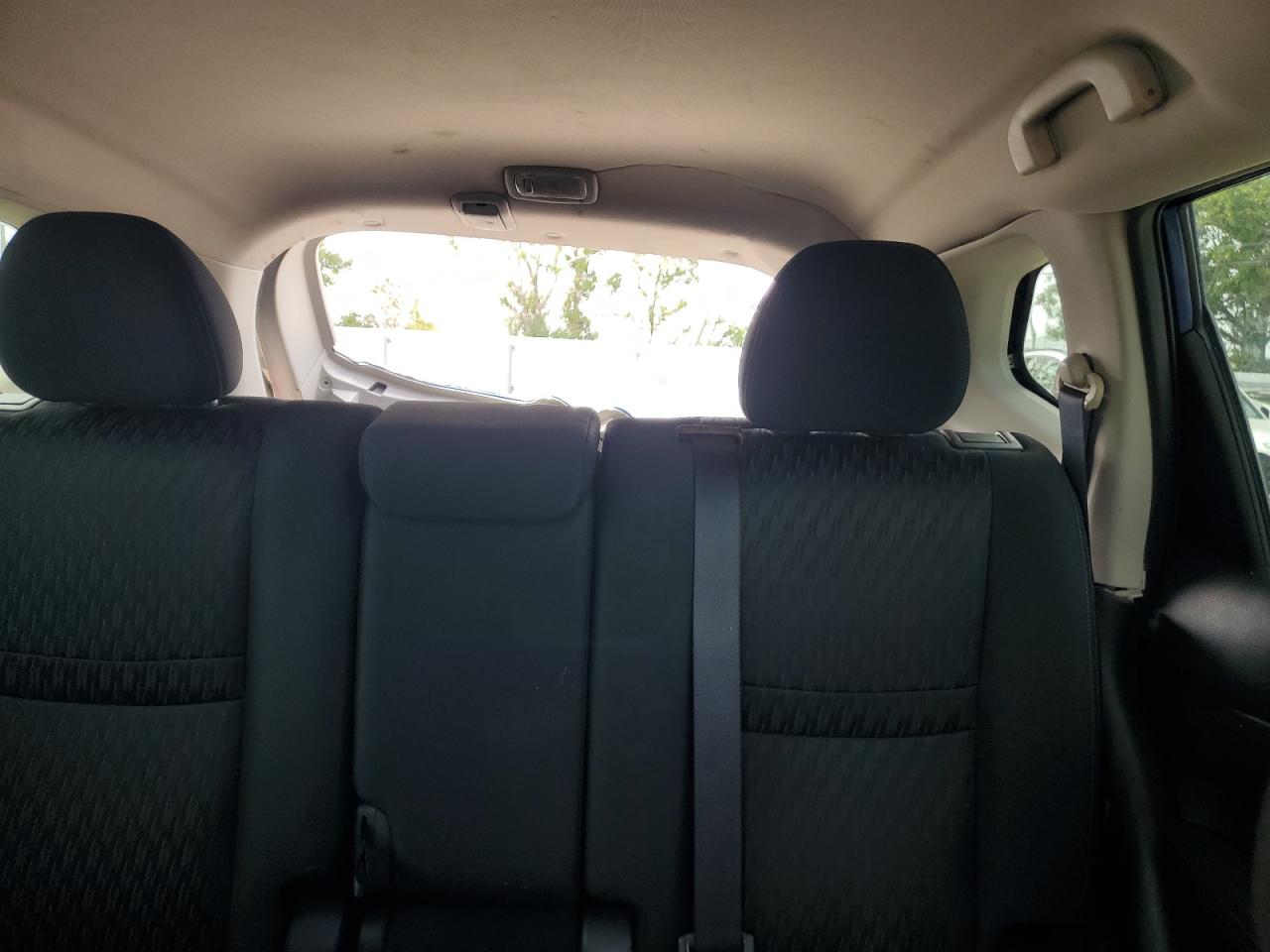 2018 Nissan Rogue - Image 10