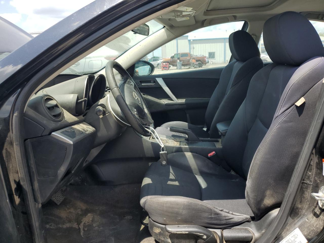 2010 Mazda 3 S VIN: JM1BL1S53A1337871 Lot: 65367504