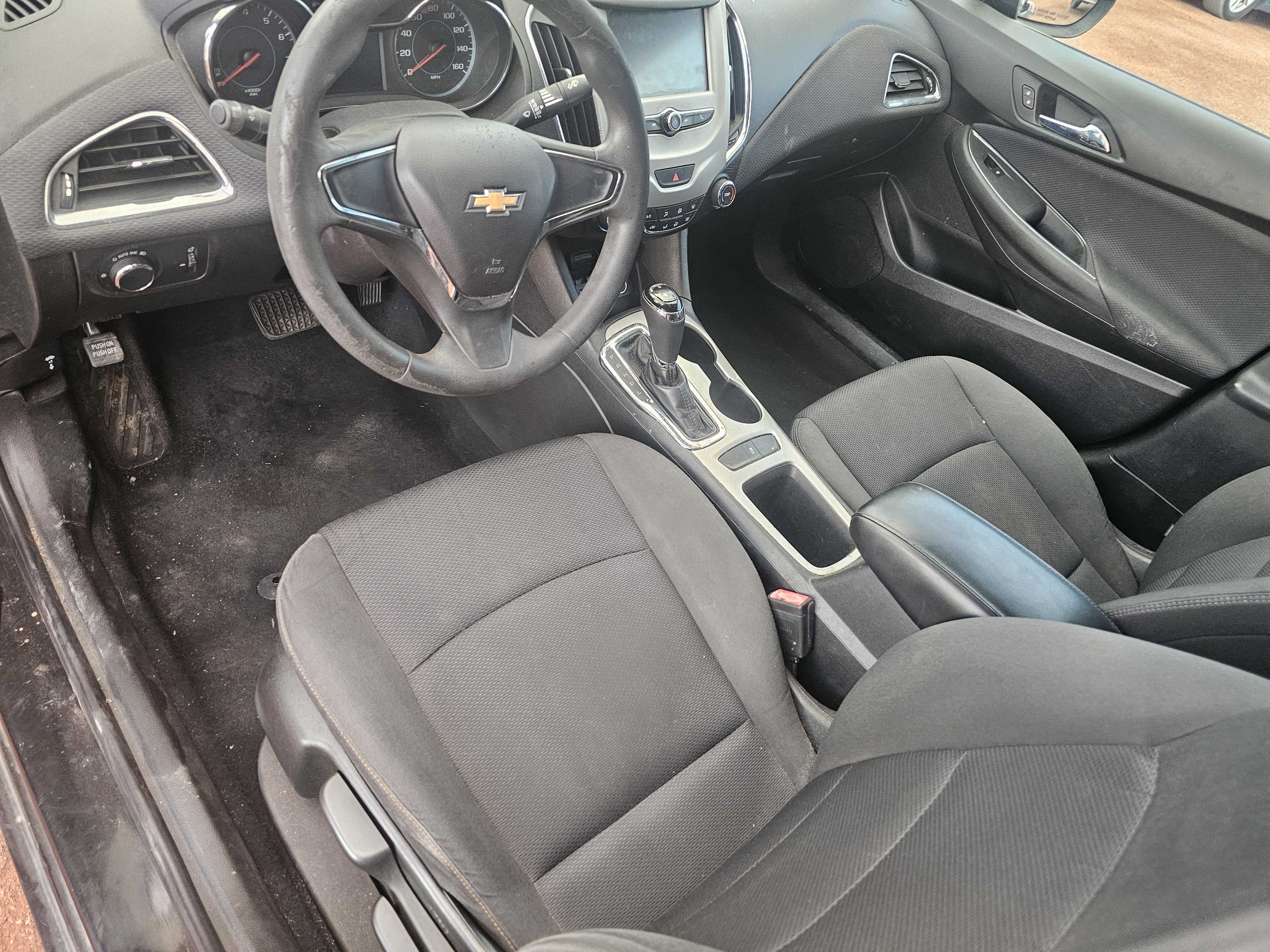 2018 Chevrolet Cruze Ls vin: 1G1BC5SM0J7172172