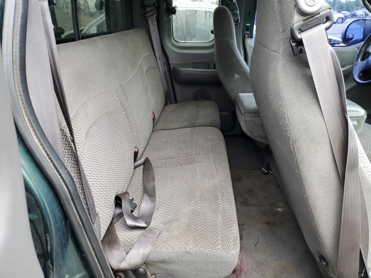 2000 Ford F150 VIN: 1FTRX17W8YNA16867 Lot: 61685054