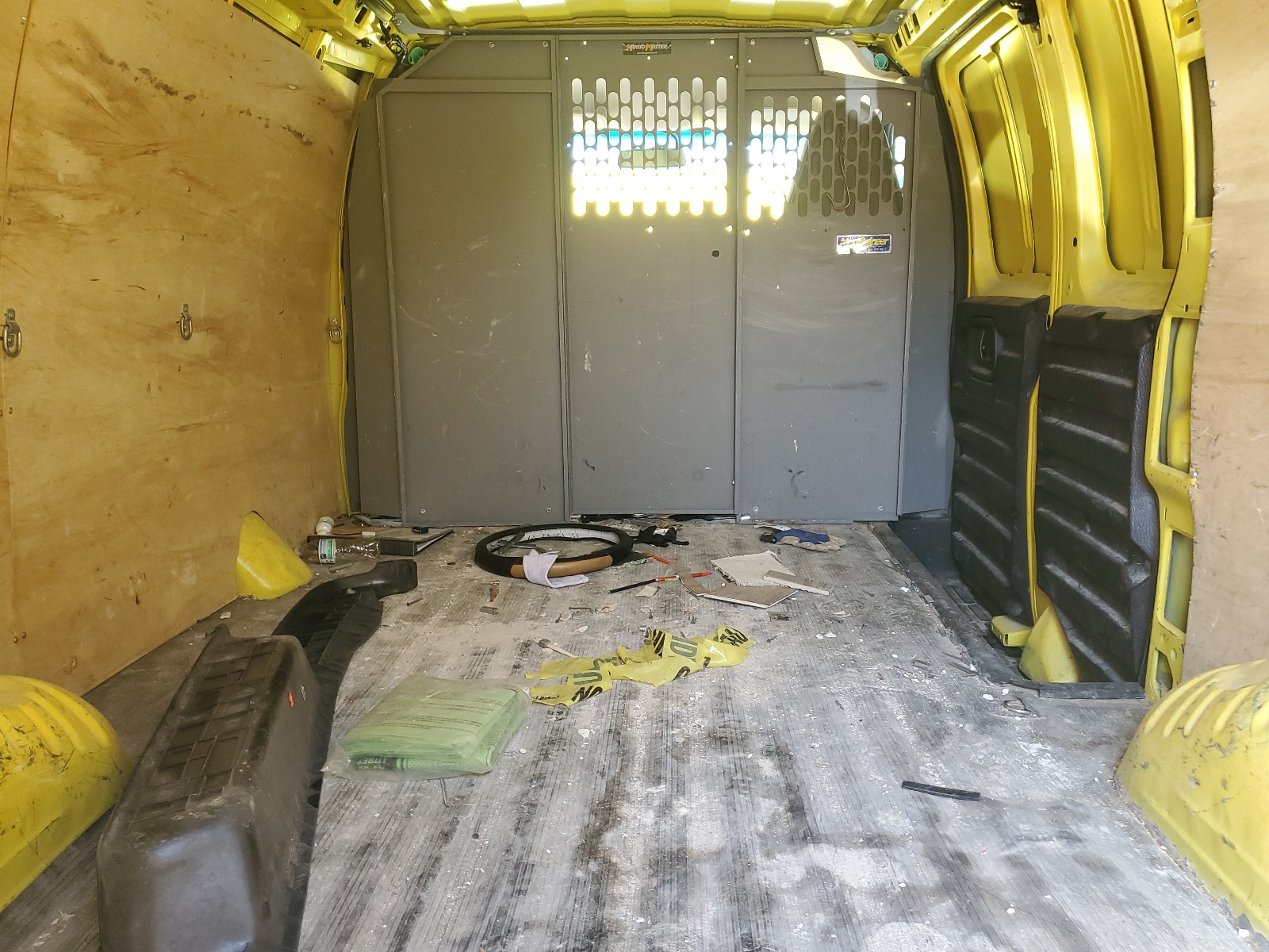 1GCWGAFPXM1201095 2021 Chevrolet Express G2500