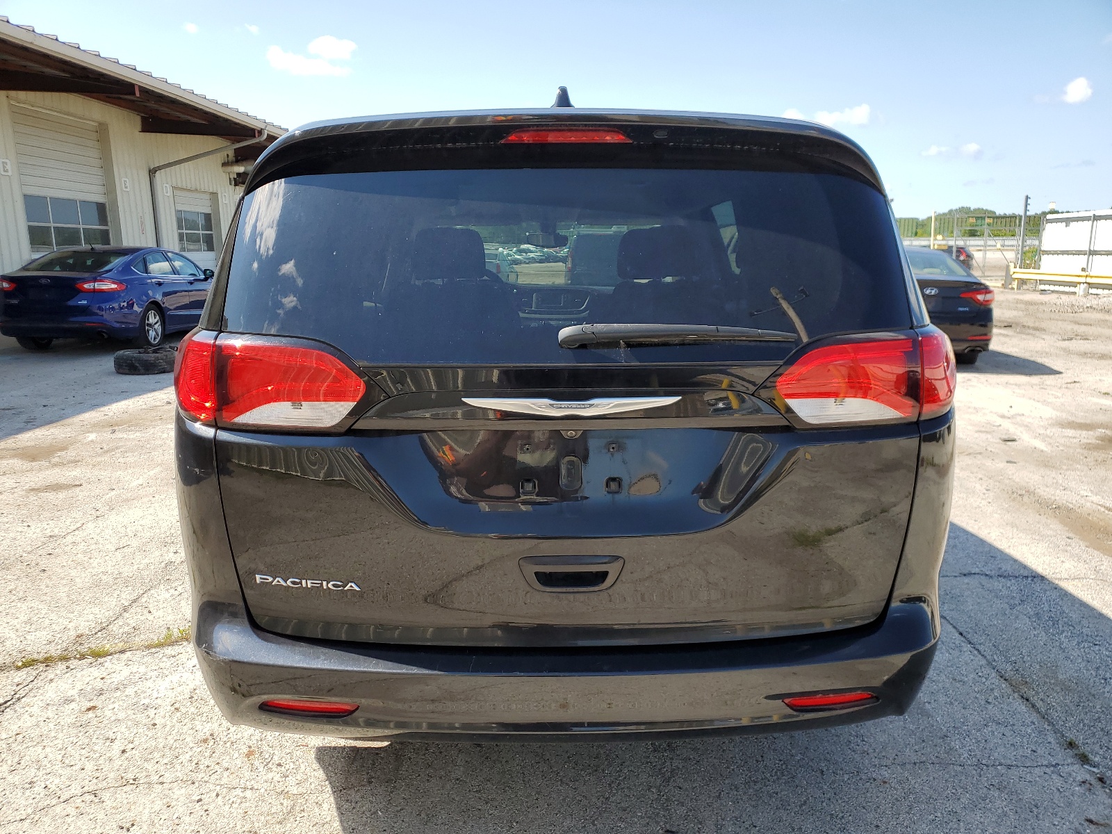 2017 Chrysler Pacifica Touring vin: 2C4RC1DG0HR514301