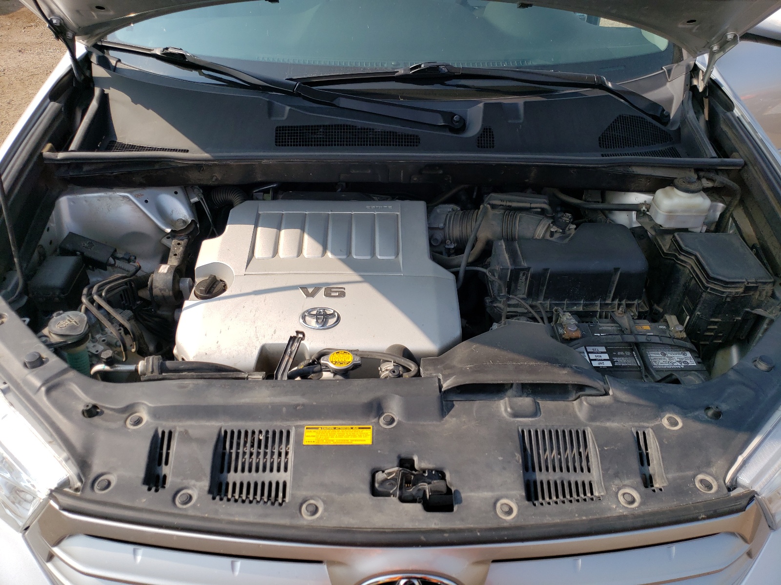 5TDBK3EH2BS090853 2011 Toyota Highlander Base