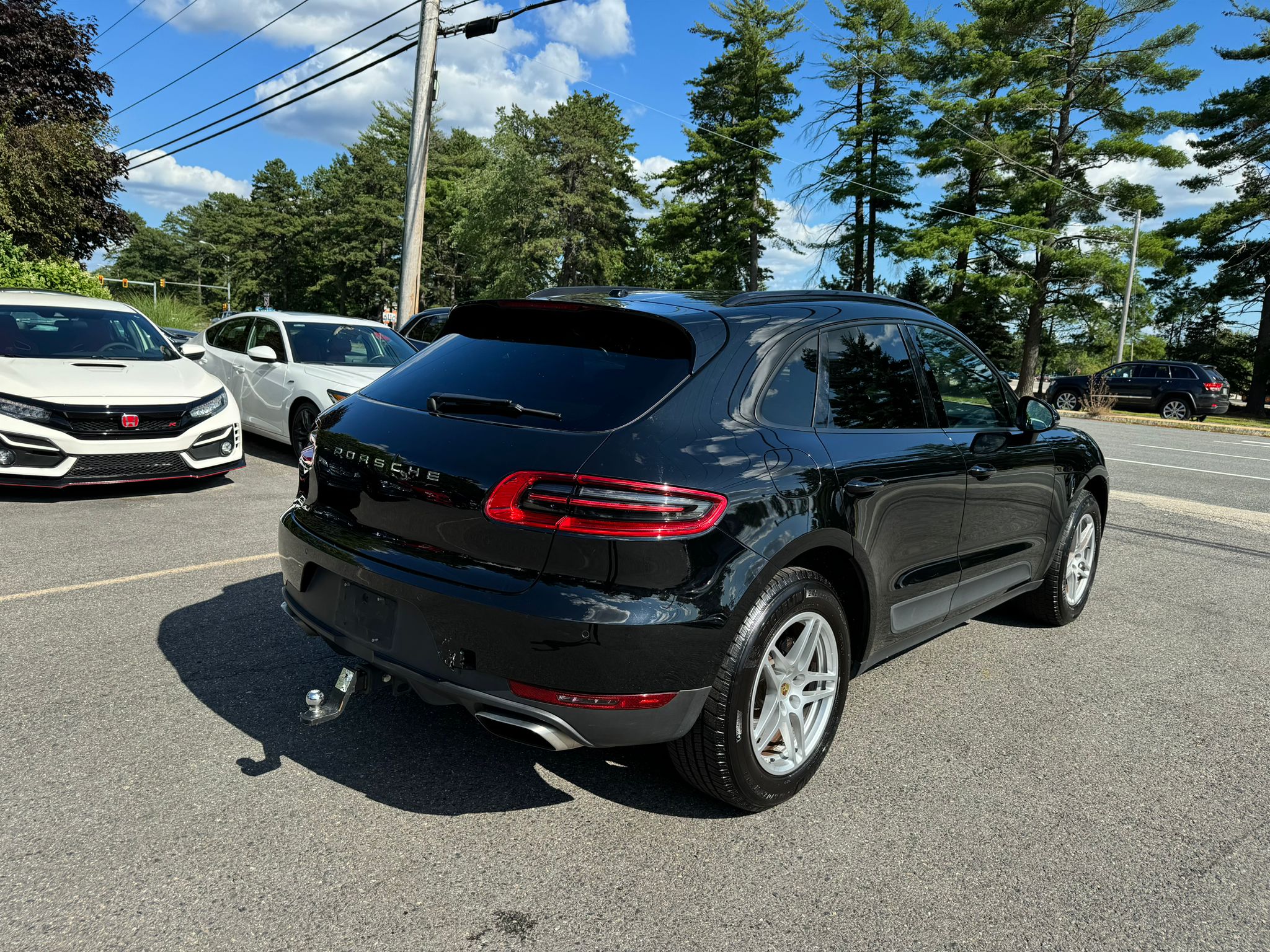 2018 Porsche Macan vin: WP1AA2A55JLB14971