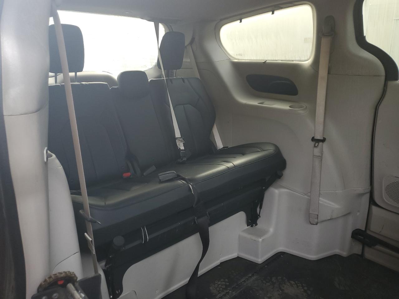 2018 Chrysler Pacifica - Image 11