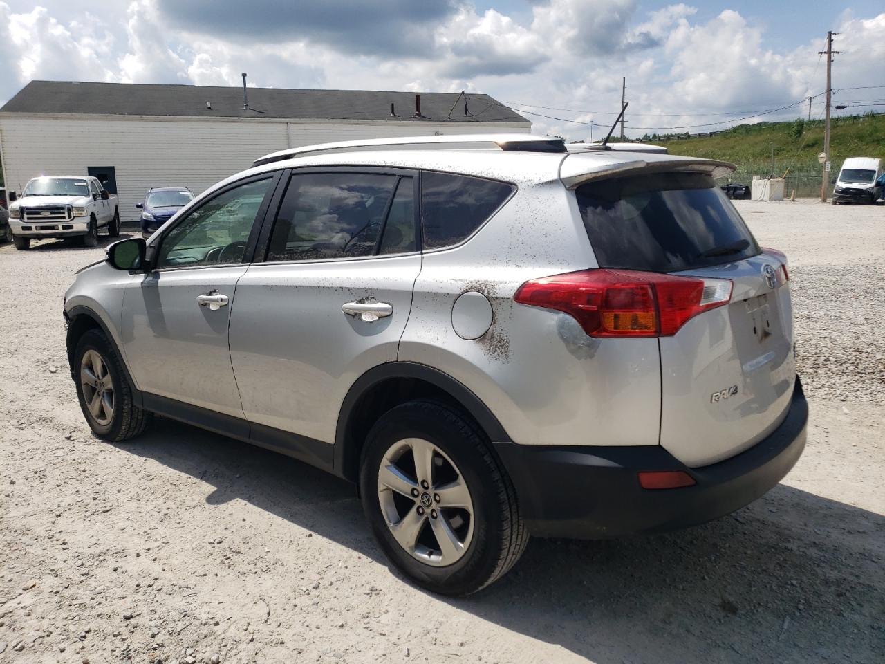 2T3RFREV9FW266717 2015 TOYOTA RAV 4 - Image 2