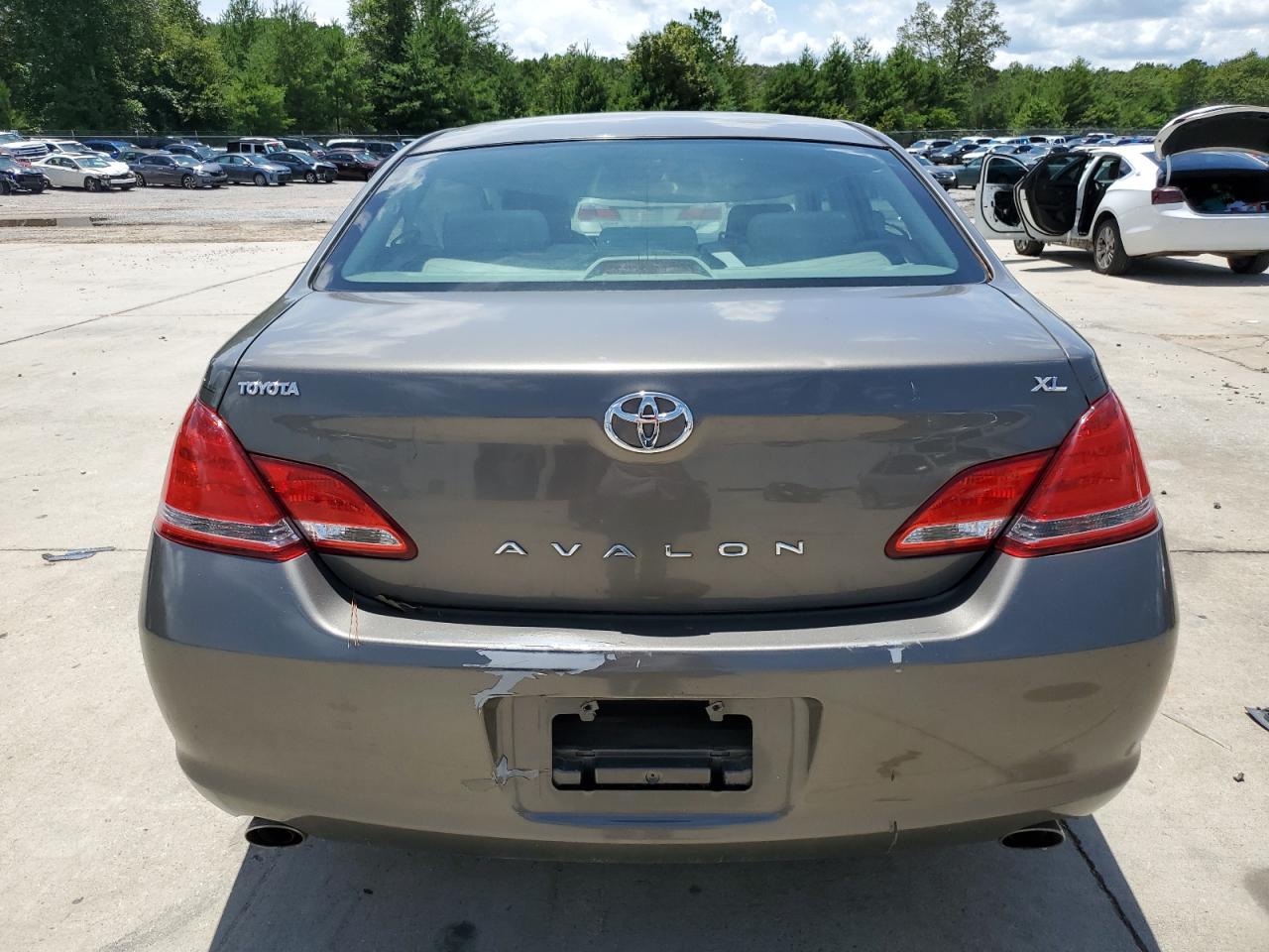 2005 Toyota Avalon Xl VIN: 4T1BK36B55U020415 Lot: 64474024