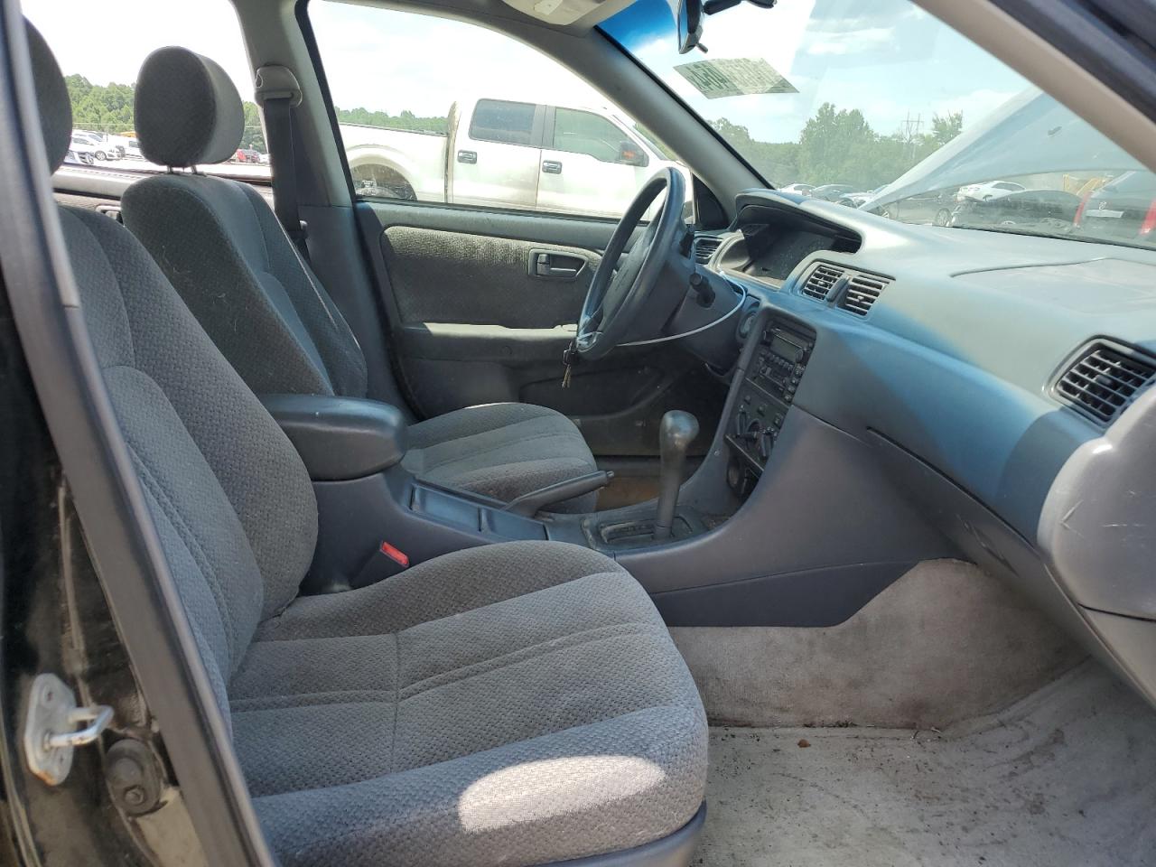 2000 Toyota Camry Le VIN: 4T1BF22K0YU956046 Lot: 60334464