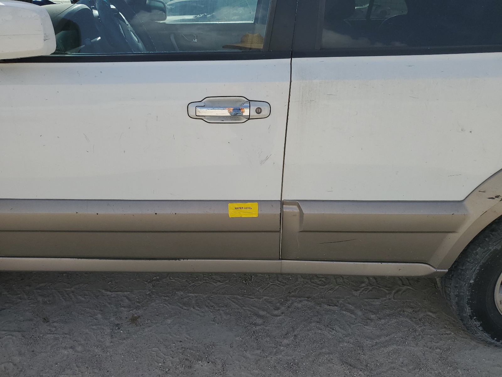 KNDJD733X45183875 2004 Kia Sorento Ex