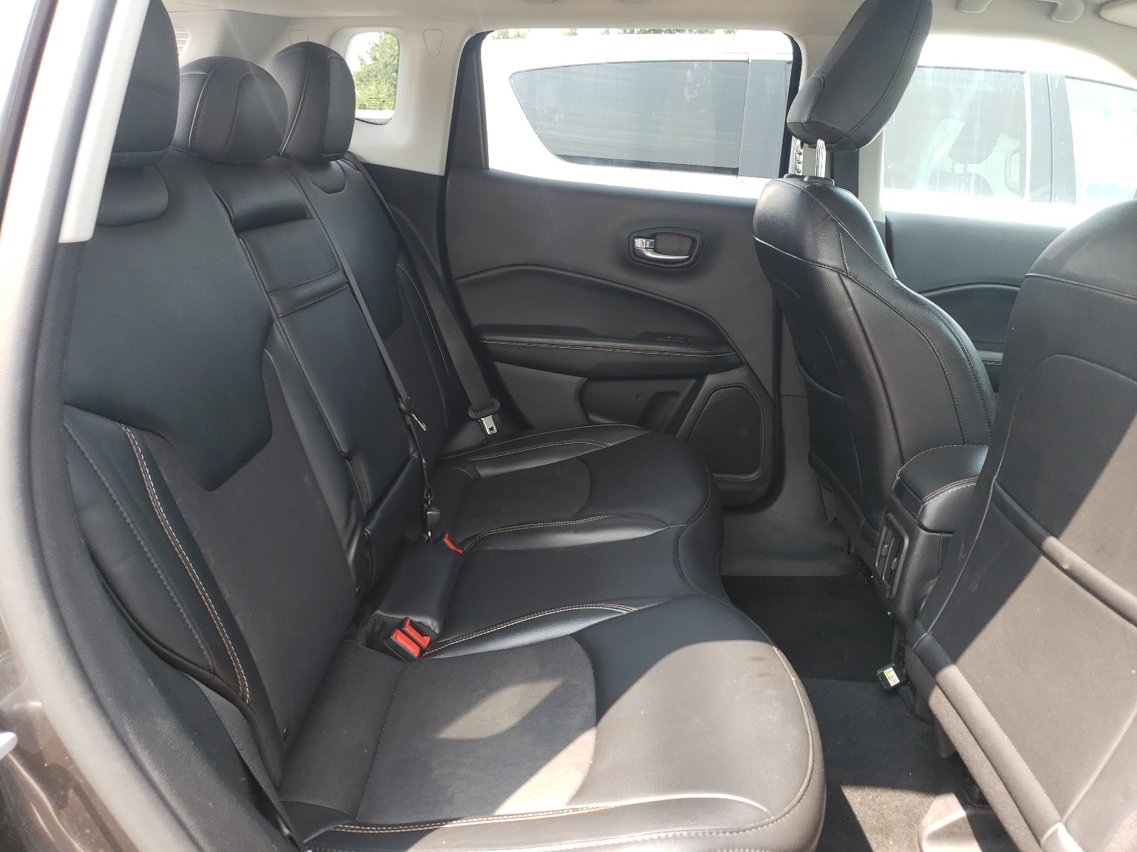 3C4NJDBB5KT835798 2019 Jeep Compass Latitude