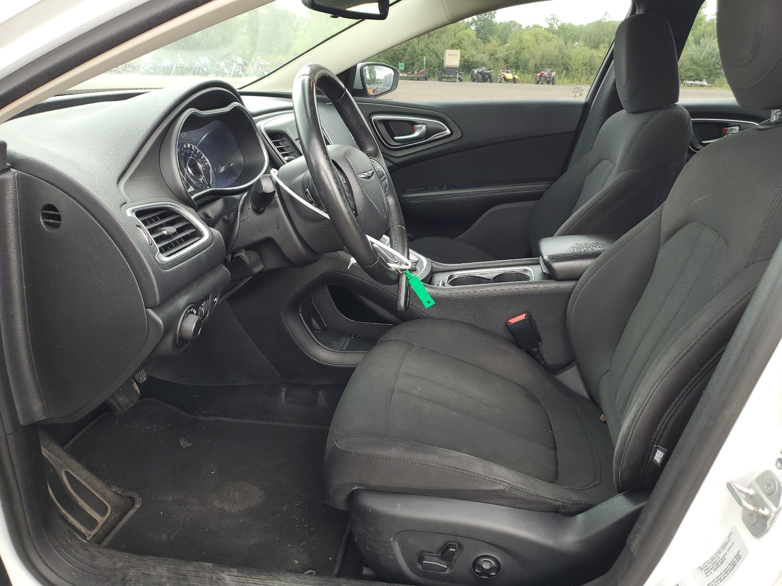 1C3CCCAB1GN136645 2016 Chrysler 200 Limited