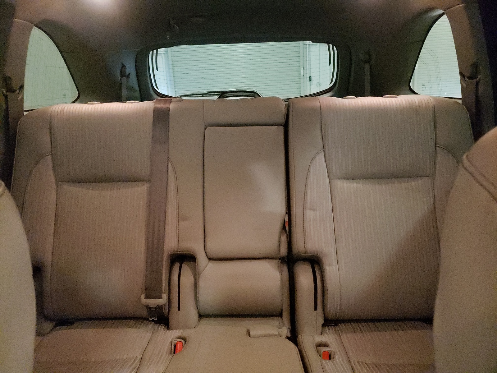 5TDBZRFH6KS993567 2019 Toyota Highlander Le