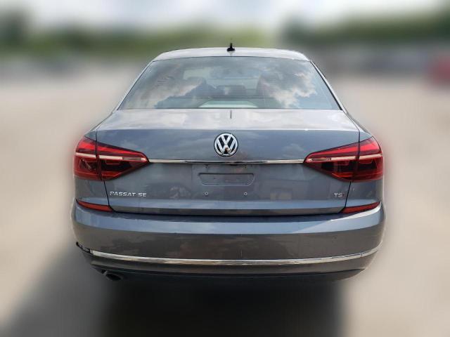  VOLKSWAGEN PASSAT 2017 Сірий