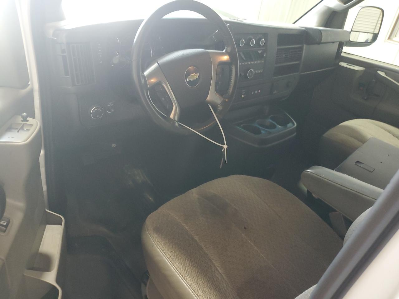 2018 Chevrolet Express G2500 VIN: 1GCWGAFP7J1309637 Lot: 64220434