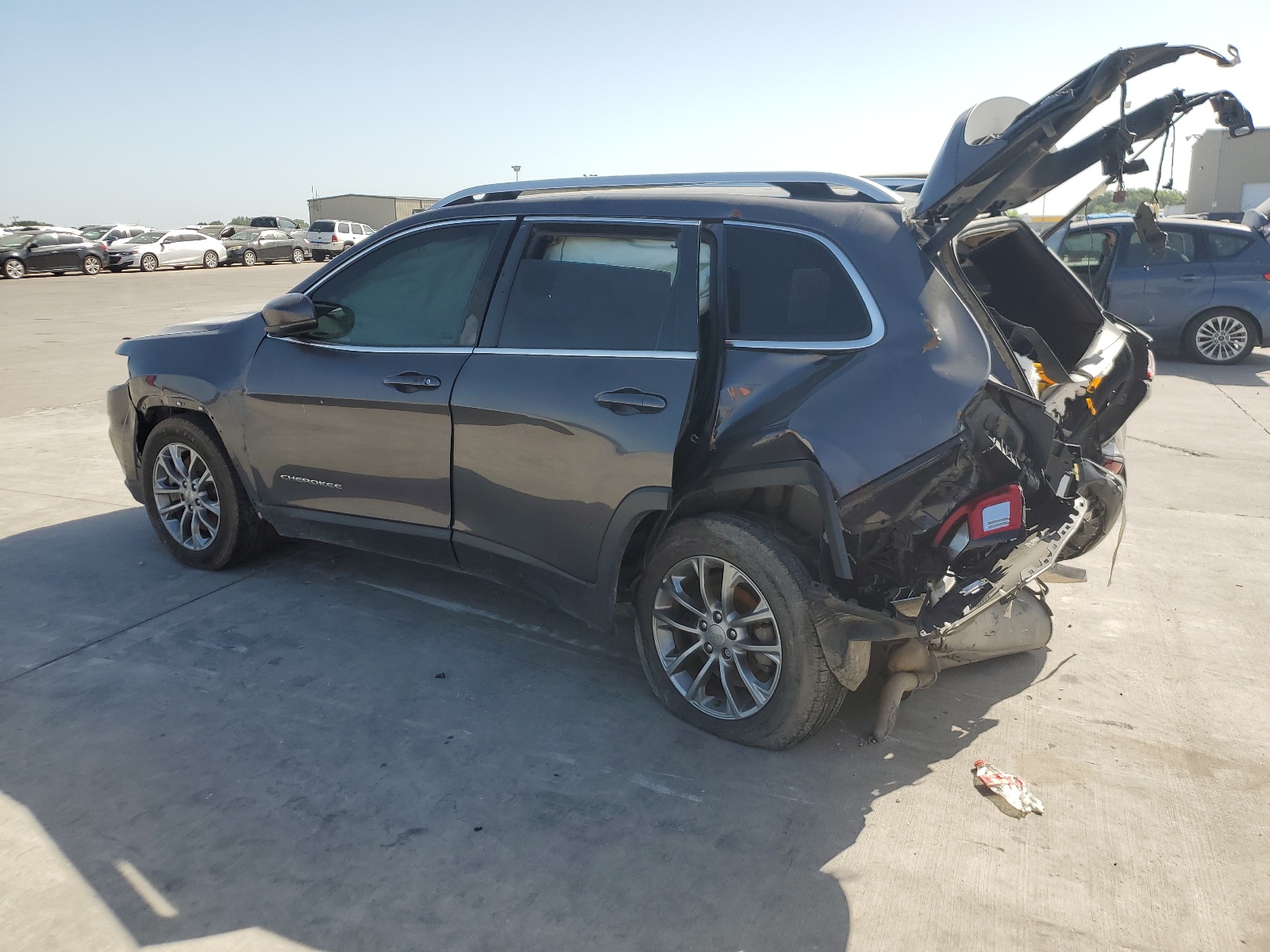 2019 Jeep Cherokee Latitude Plus vin: 1C4PJLLB8KD358310