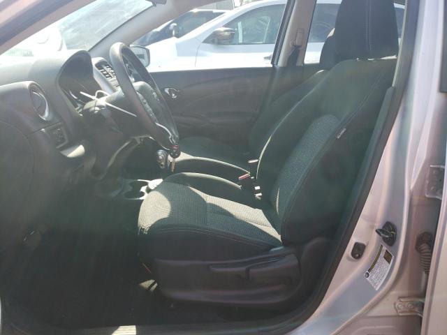  NISSAN VERSA 2019 Srebrny