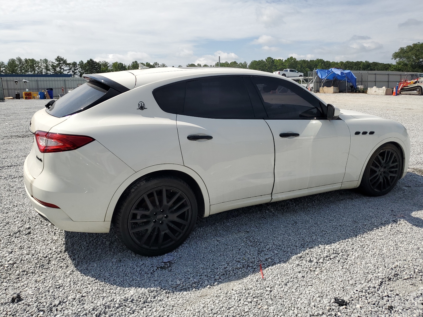 2017 Maserati Levante vin: ZN661XUA9HX231404