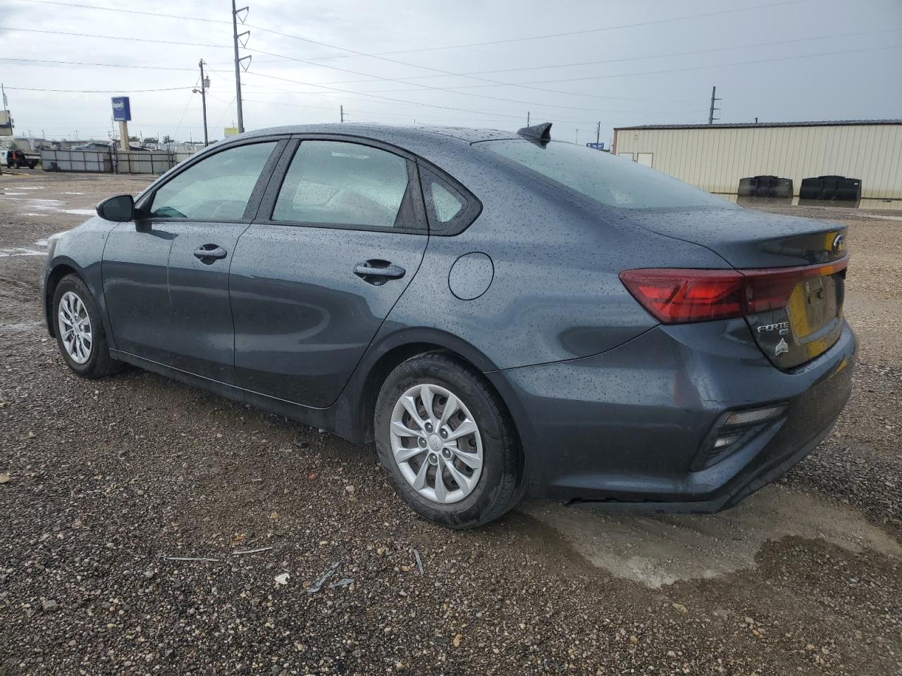 3KPF24AD1KE096437 2019 KIA FORTE - Image 2