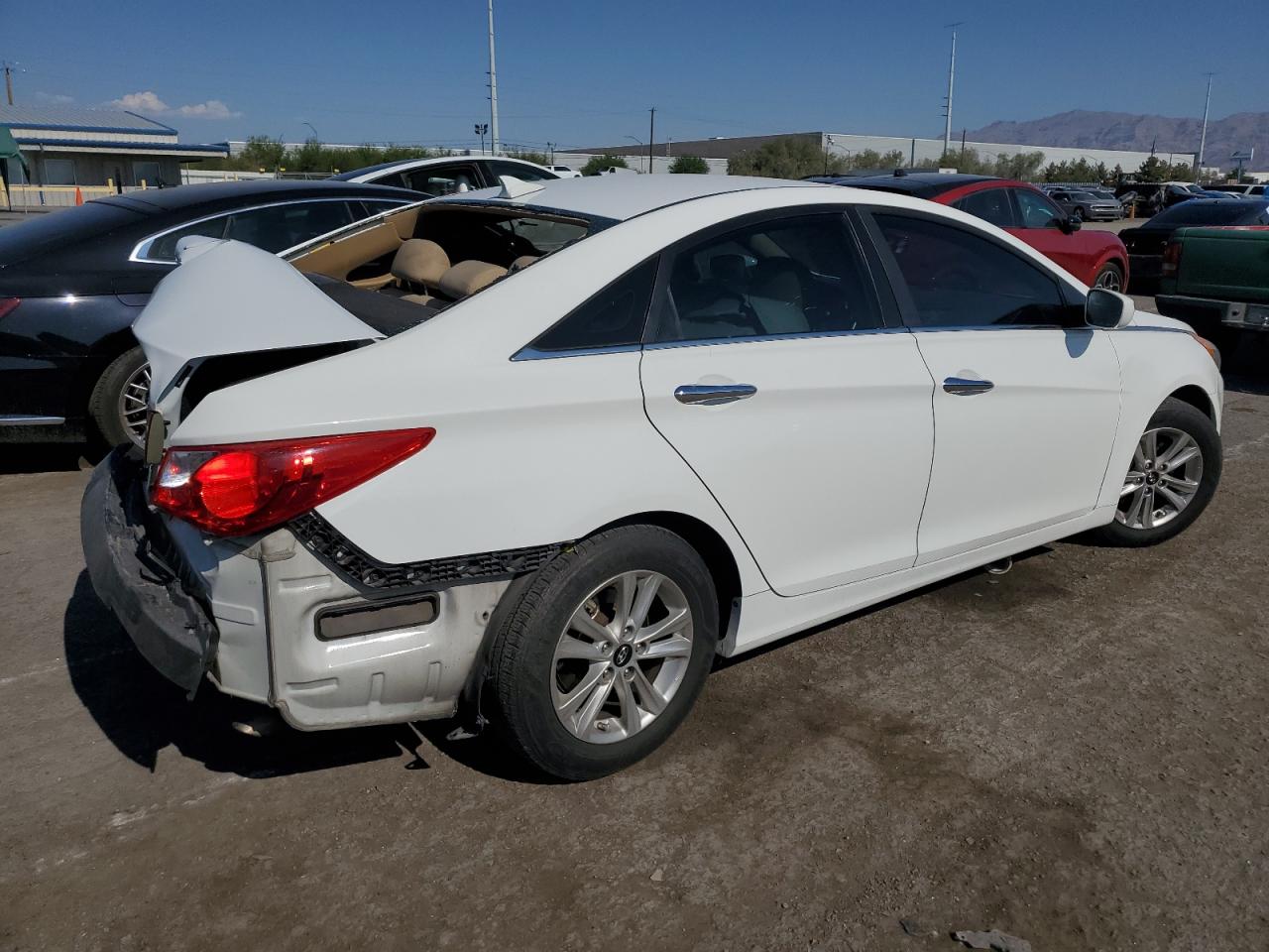 2013 Hyundai Sonata - Image 3