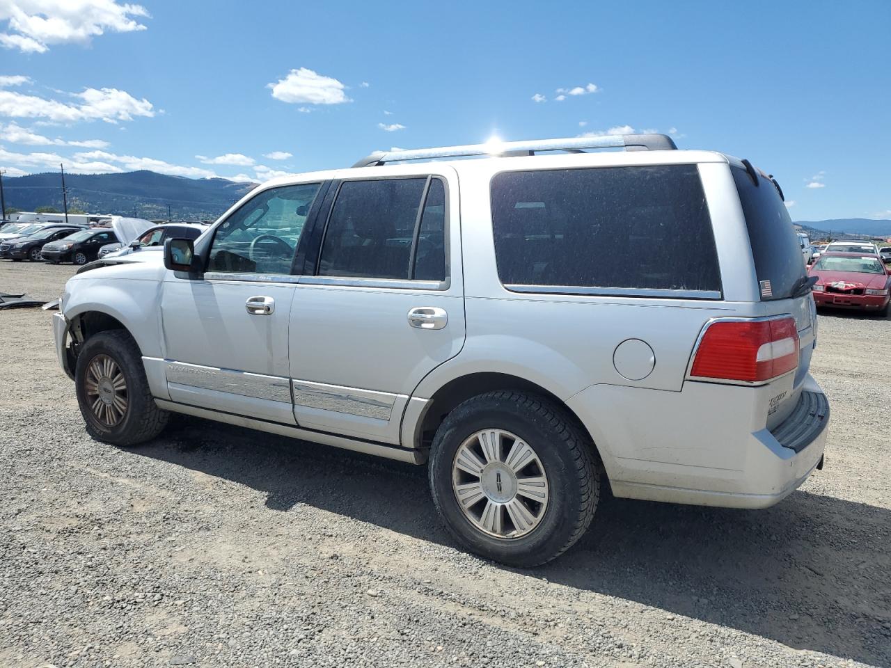 2010 Lincoln Navigator - Image 2