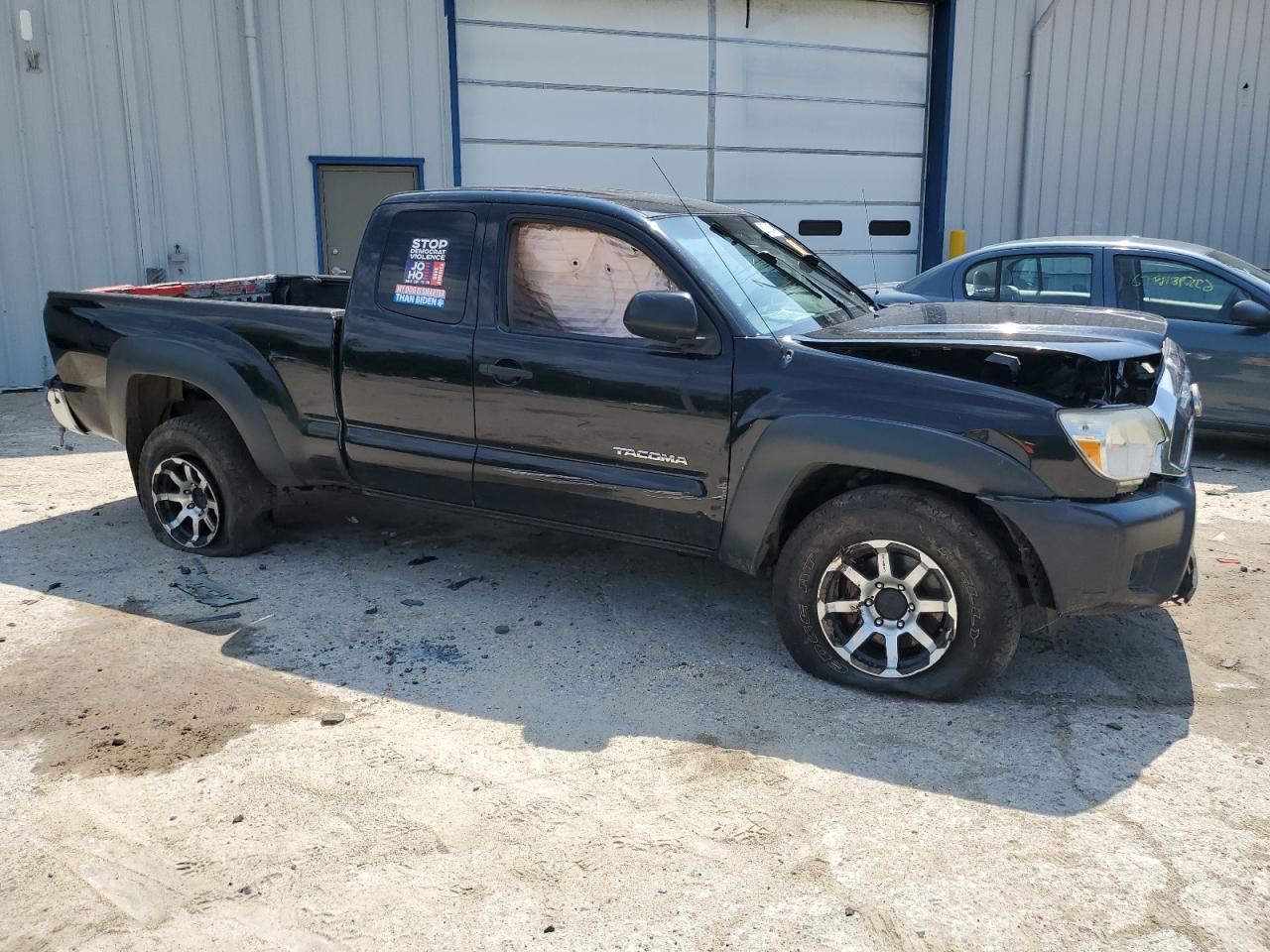 2012 Toyota Tacoma - Image 4