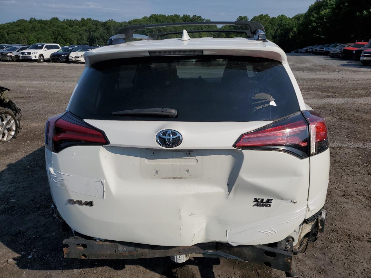 2017 Toyota Rav4 Xle VIN: 2T3RFREV4HW682063 Lot: 62031134