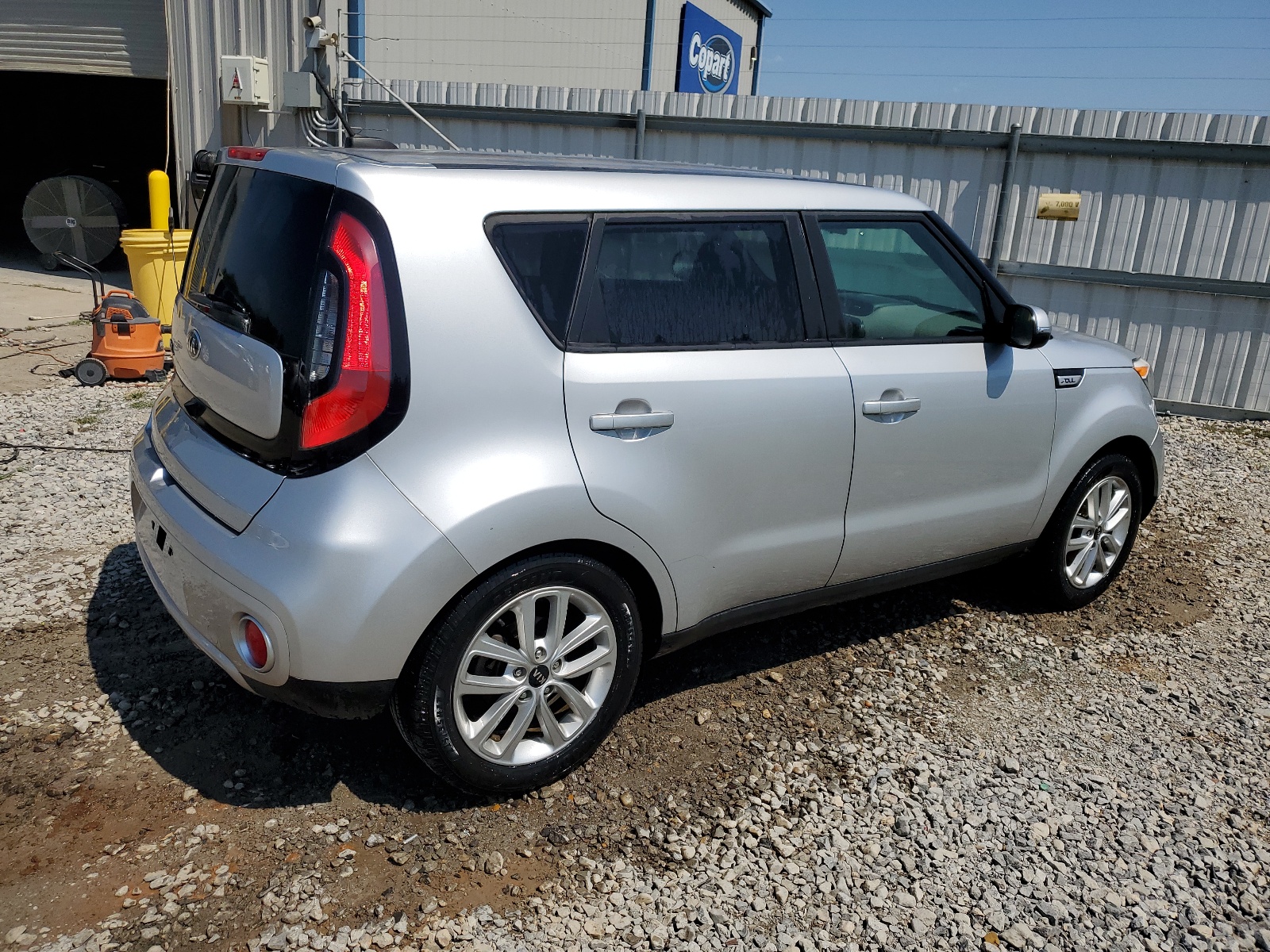 KNDJP3A52H7411737 2017 Kia Soul +