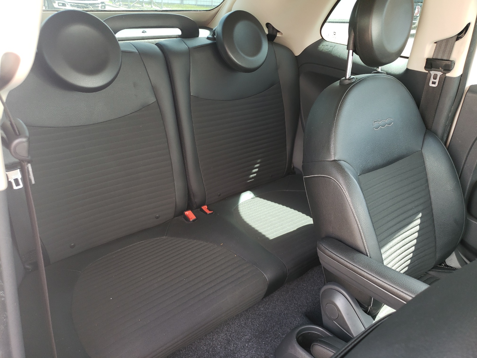 3C3CFFLH8KT794093 2019 Fiat 500 Pop