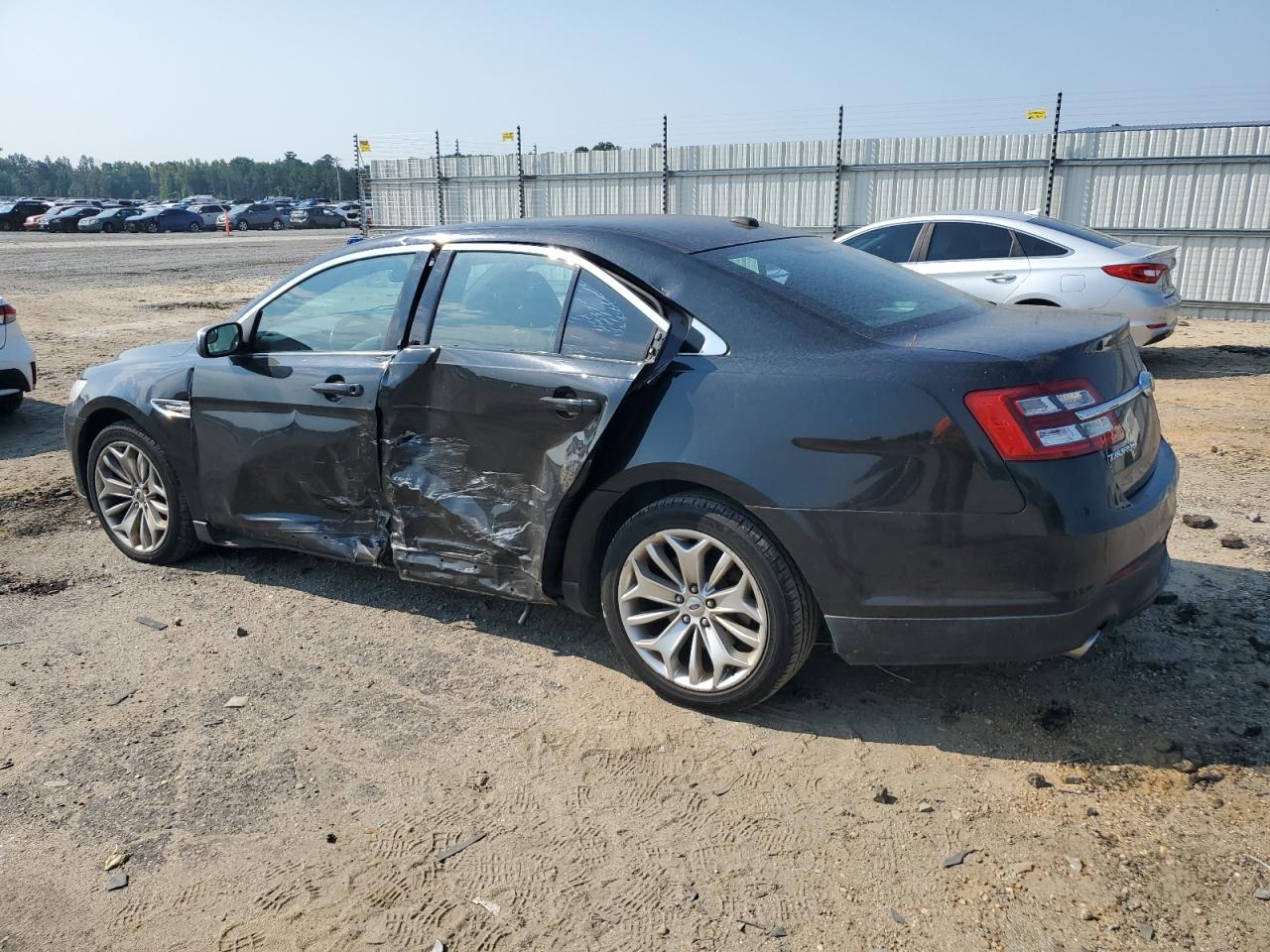 1FAHP2F82DG126094 2013 Ford Taurus Limited