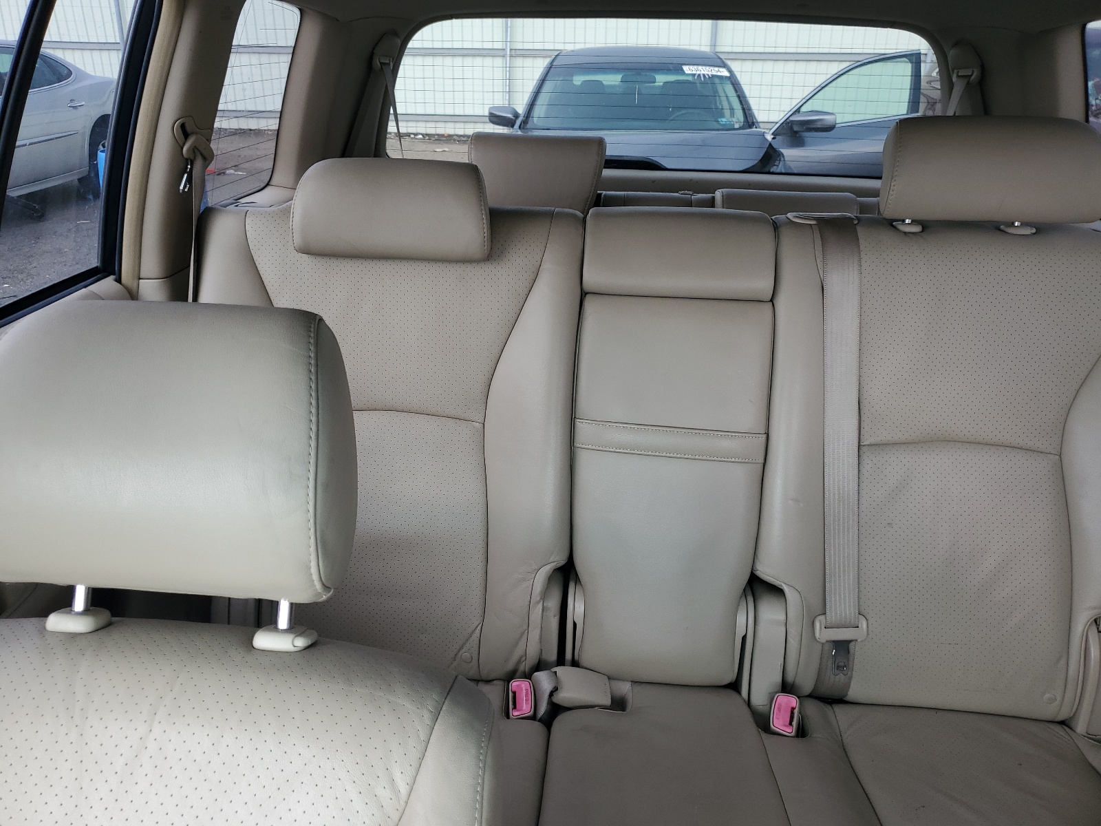 JTEEP21A050083663 2005 Toyota Highlander Limited