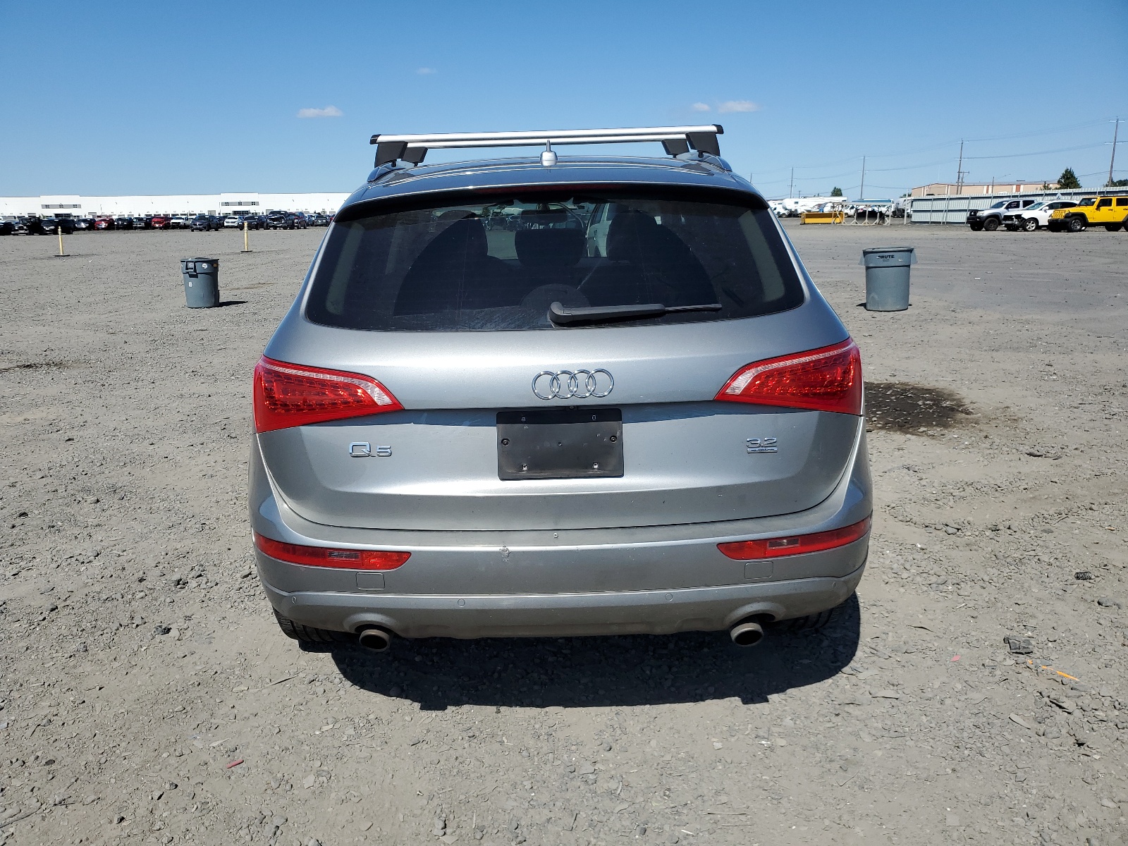 WA1LKAFP1AA099323 2010 Audi Q5 Premium Plus