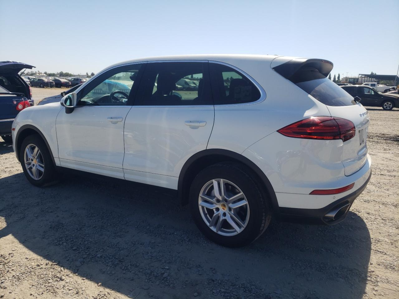 2016 Porsche Cayenne vin: WP1AA2A20GLA10662