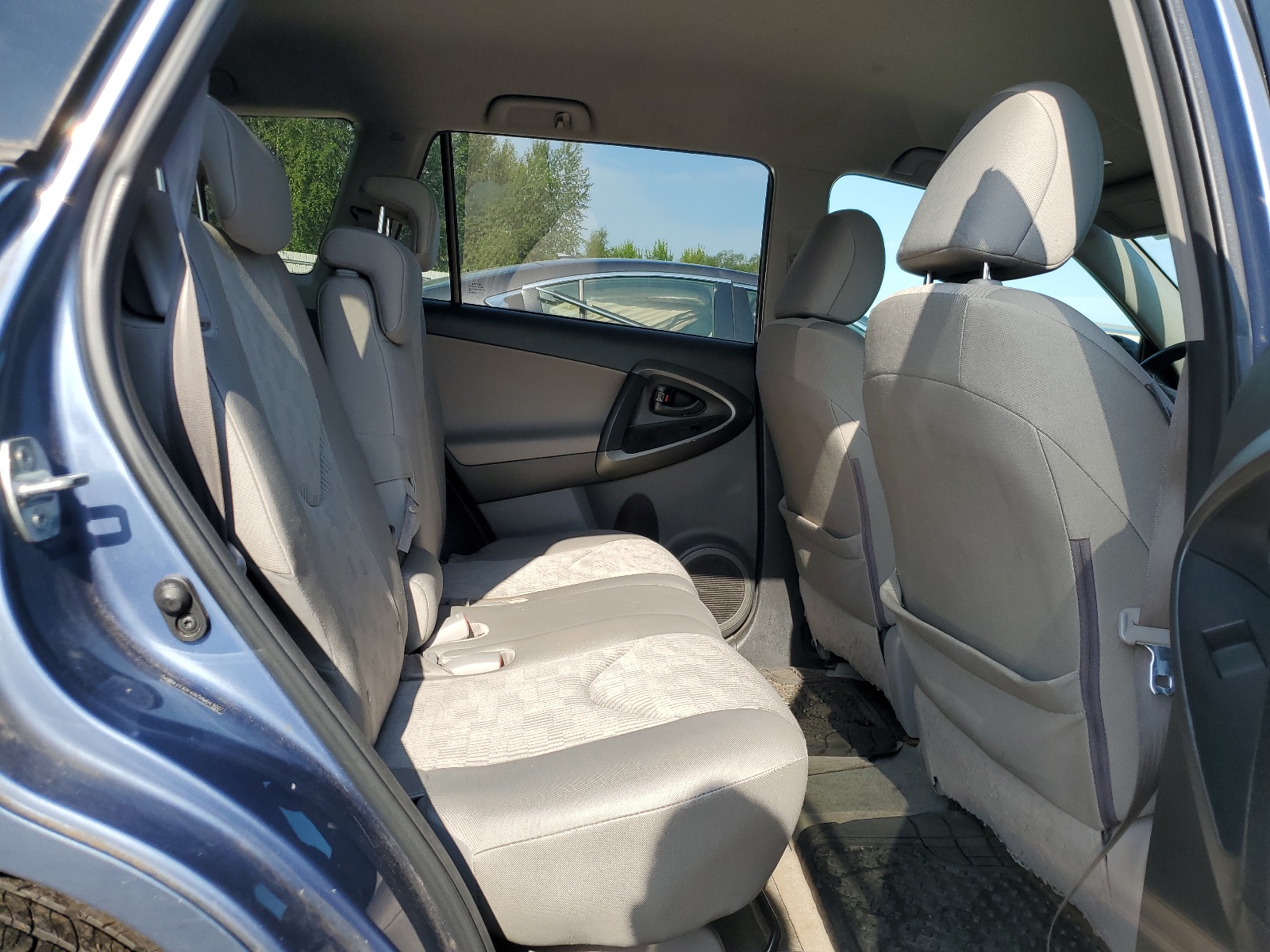 2T3ZF4DV3AW041027 2010 Toyota Rav4