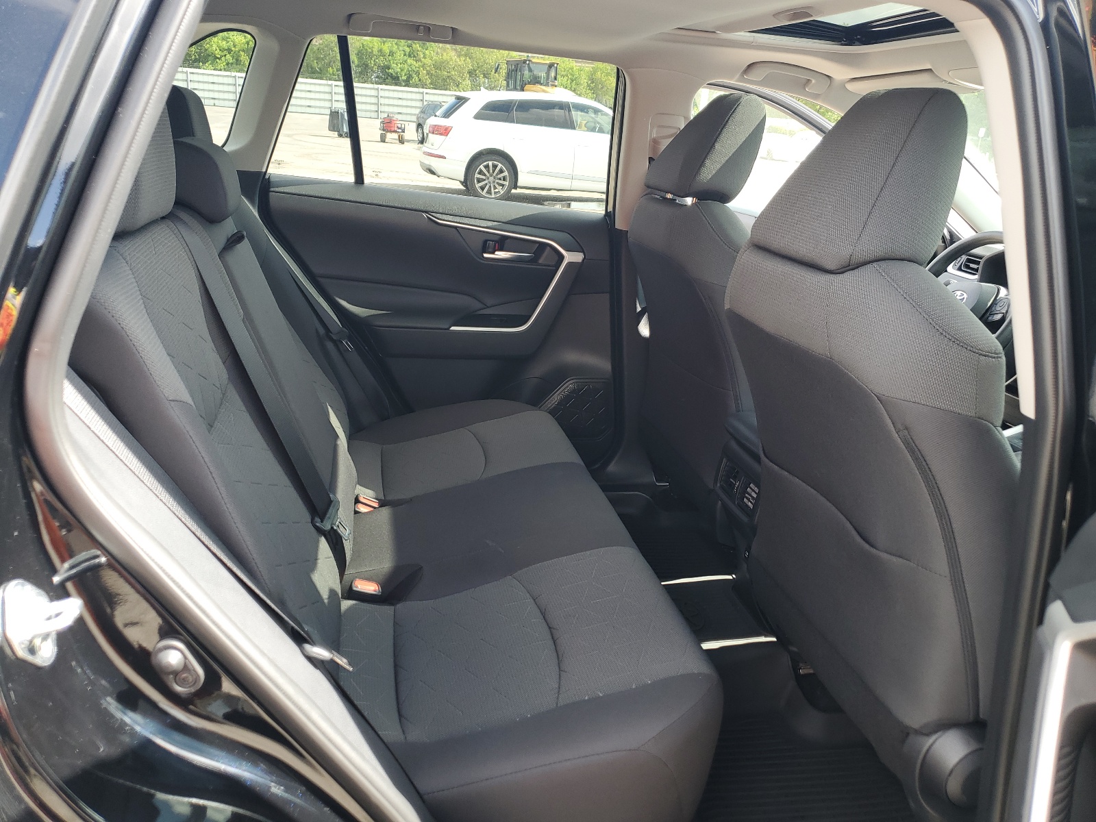 2T3W1RFV8MC167367 2021 Toyota Rav4 Xle