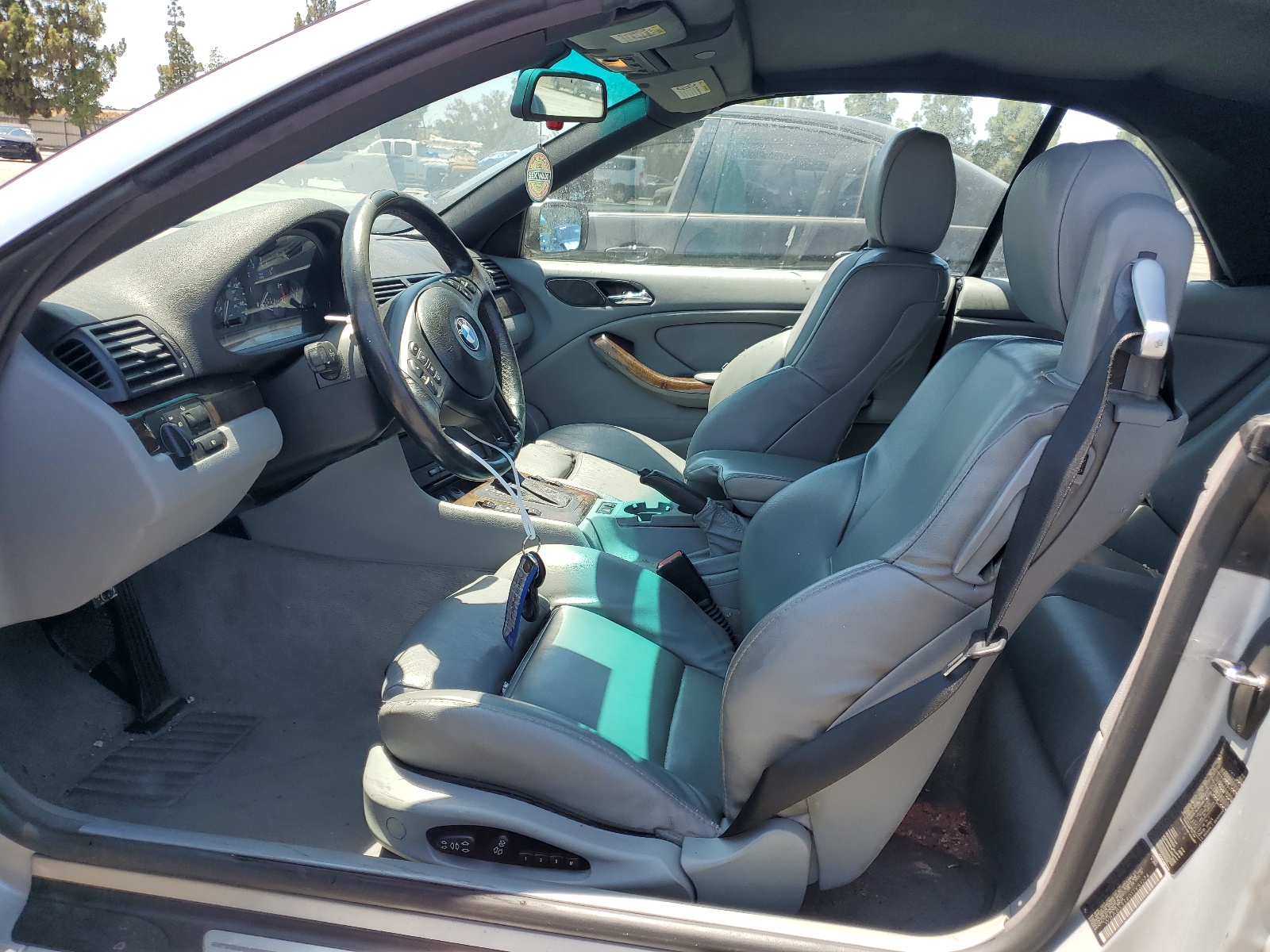 WBABS33401JY51274 2001 BMW 325 Ci