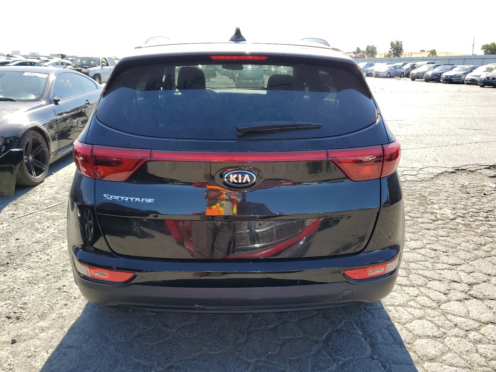 KNDPMCAC7H7215889 2017 Kia Sportage Lx