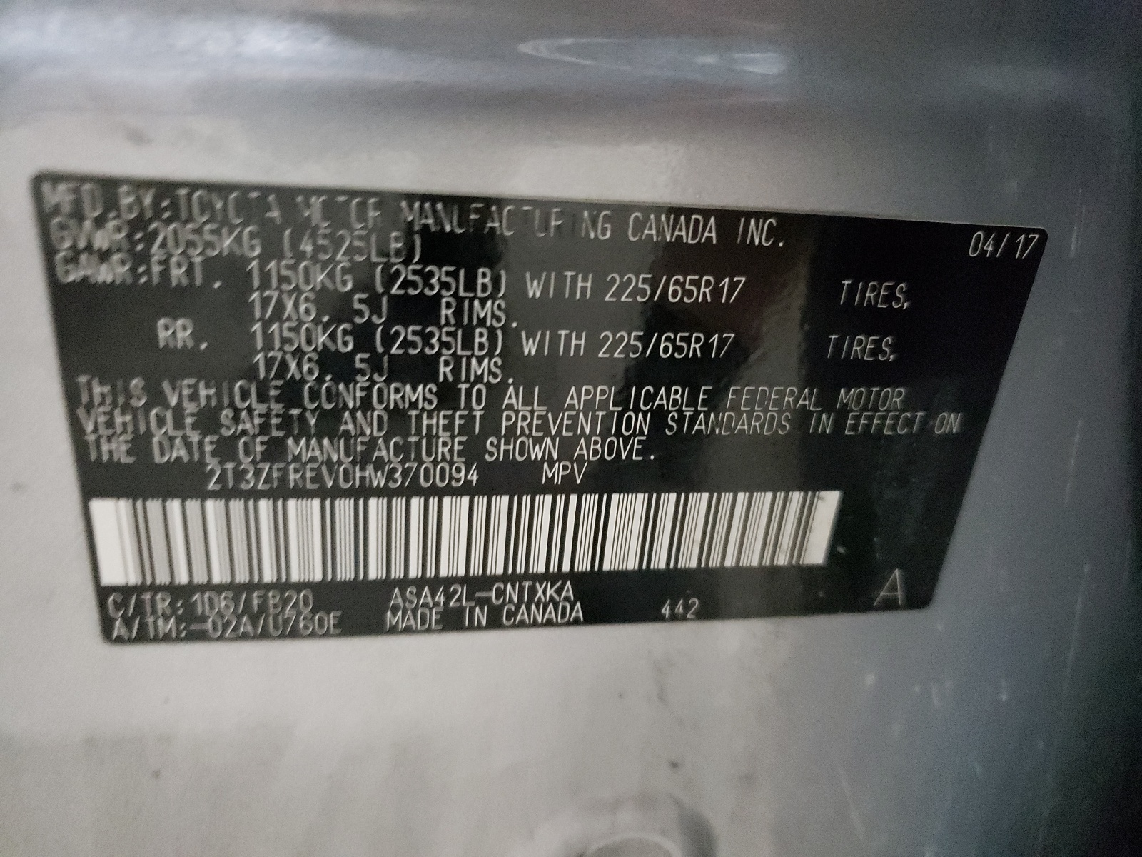 2T3ZFREV0HW370094 2017 Toyota Rav4 Le