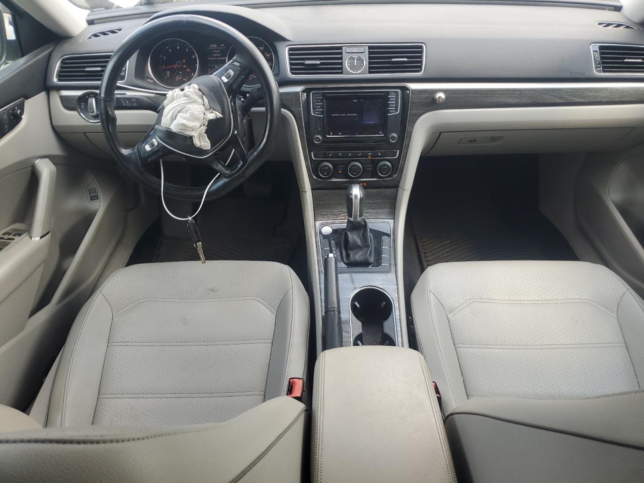 2017 Volkswagen Passat Se VIN: 1VWBT7A35HC019572 Lot: 62184224