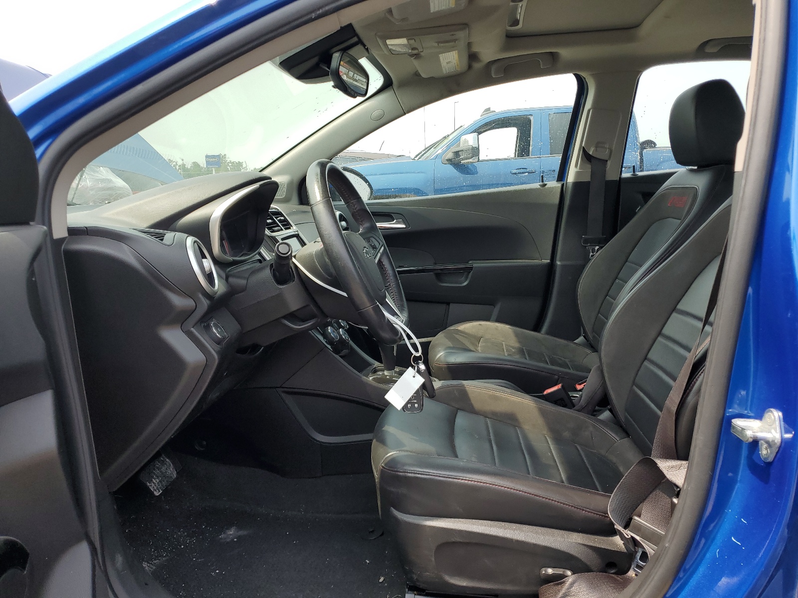 1G1JF5SB6K4100056 2019 Chevrolet Sonic Premier