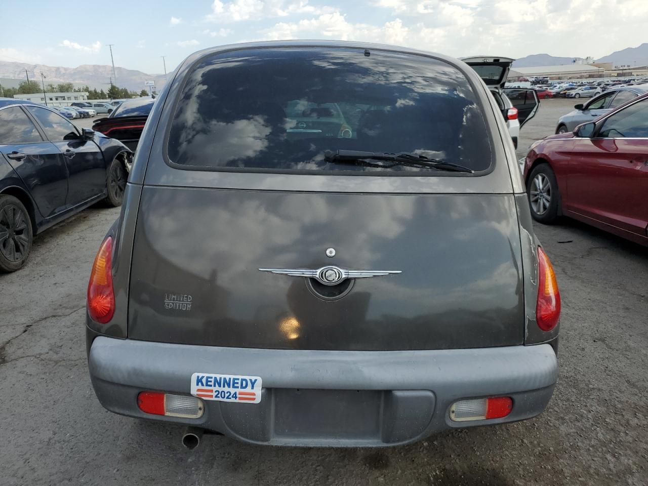 2002 Chrysler Pt Cruiser Limited VIN: 3C8FY68B52T271099 Lot: 63525684