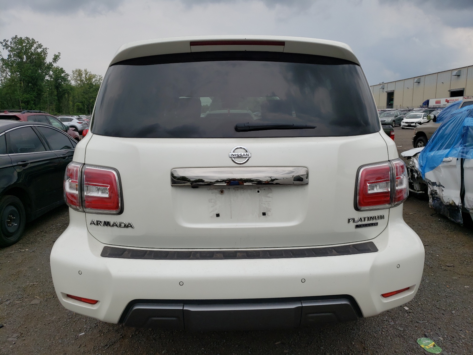 JN8AY2NC3J9554677 2018 Nissan Armada Sv