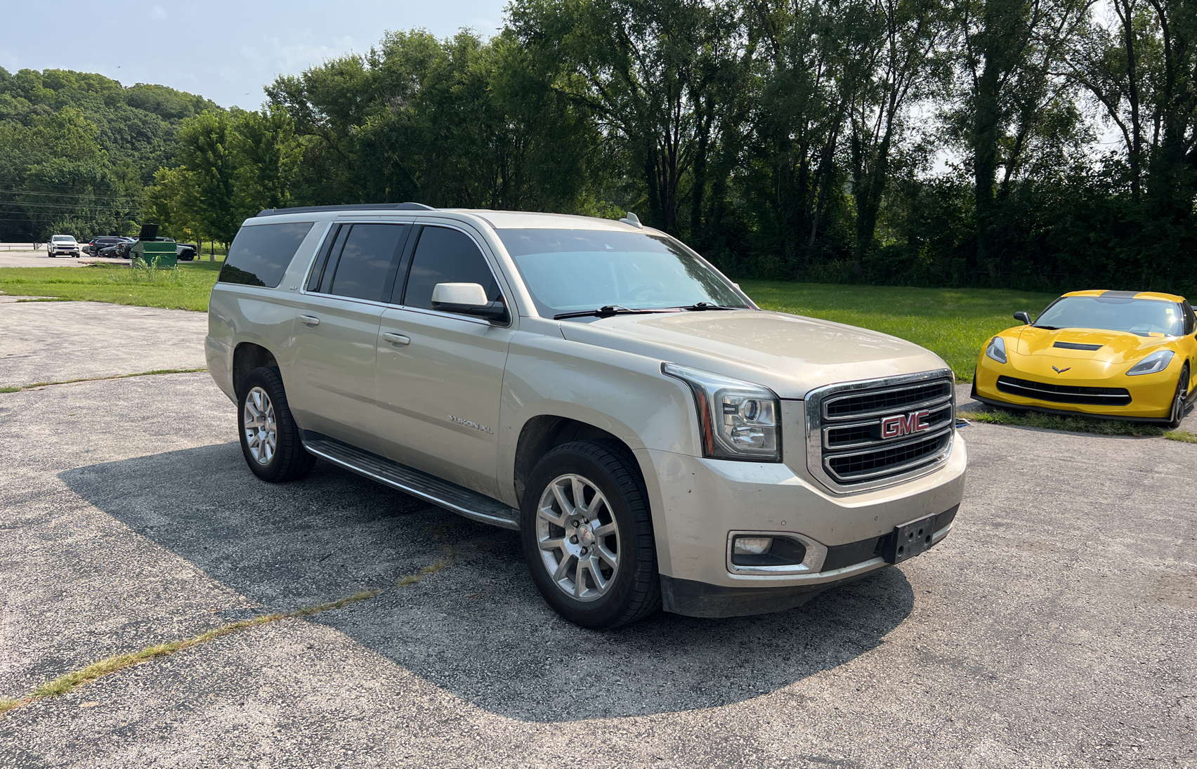 2017 GMC Yukon Xl K1500 Slt vin: 1GKS2GKCXHR142287